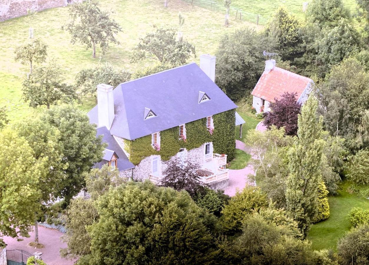 Le Pont De Benneville Cahagnes 外观 照片