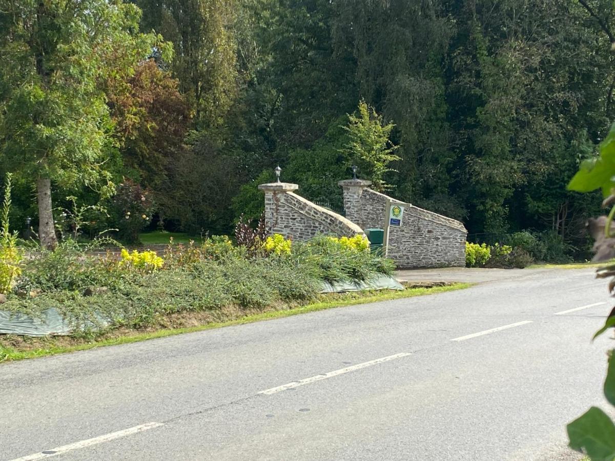 Le Pont De Benneville Cahagnes 外观 照片